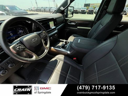 Used 2024 Chevrolet Silverado 2500 High Country w/ High Country Premium Package AWD/4WD image 10