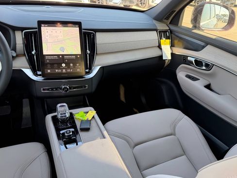 New 2027 Volvo XC90 B6 Plus AWD/4WD image 9