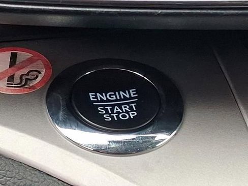 Used 2023 Ford Explorer XLT w/ Equipment Group 202A image 25