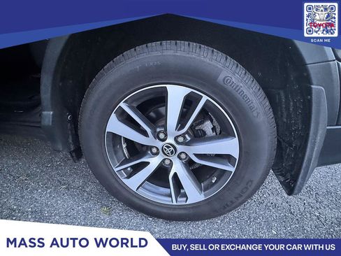 Used 2017 Toyota RAV4 XLE w/ Carpet Mat Package AWD/4WD image 13