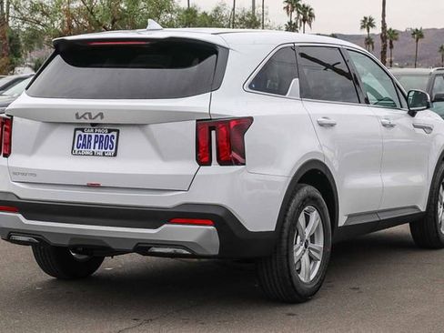 New 2026 Kia Sorento LX image 9