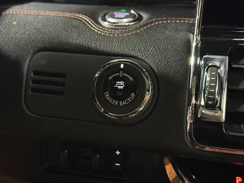 Used 2021 Lincoln Navigator Reserve w/ Luxury Package AWD/4WD image 34