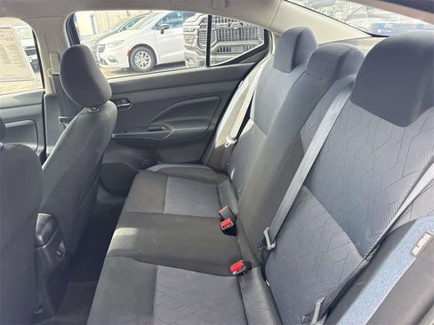 Used 2023 Nissan Versa SV image 9