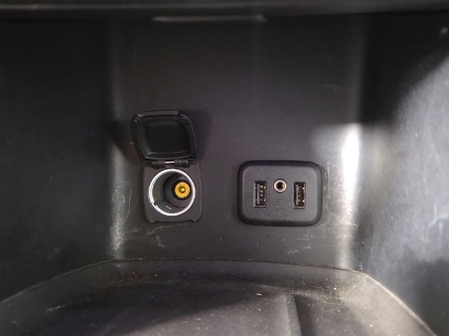 Used 2019 GMC Acadia SLT w/ LPO, Floor Liner Package FWD image 28