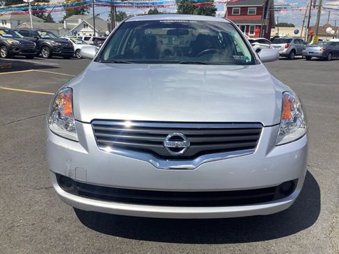 Used 2009 Nissan Altima 2.5 S w/ Emergency Aid Pkg FWD image 2