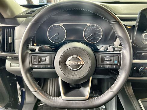 Certified 2022 Nissan Pathfinder SV image 11