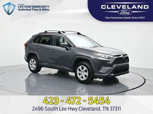 Used 2020 Toyota RAV4 LE image 1