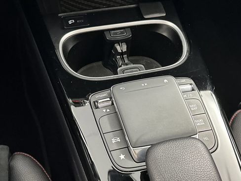 Used 2023 Mercedes-Benz CLA 250 image 36