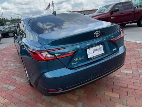 Used 2025 Toyota Camry LE FWD image 8
