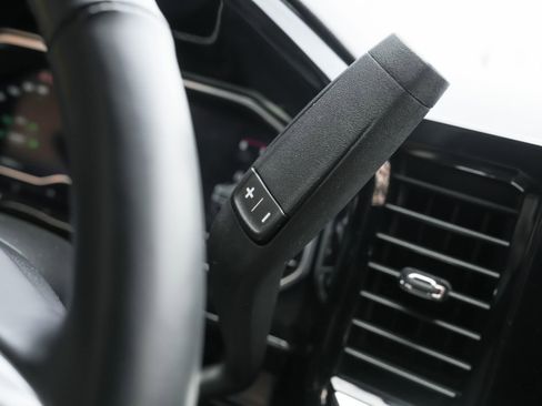 Used 2025 Chevrolet Silverado 2500 LT w/ Convenience Package image 18