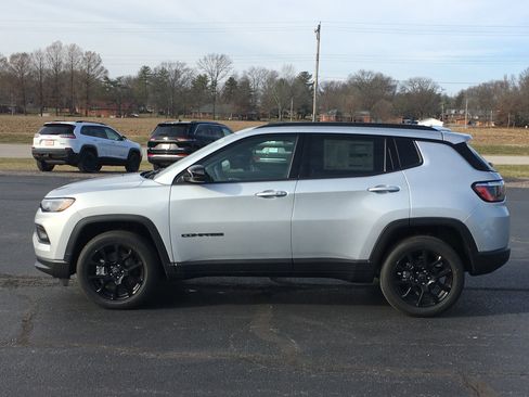 New 2026 Jeep Compass Latitude image 5
