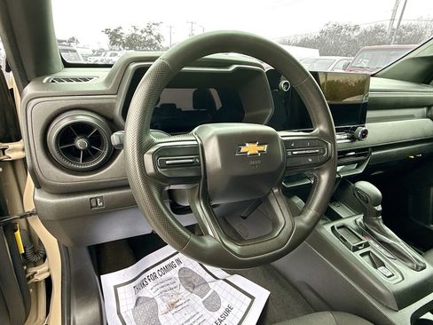 Used 2023 Chevrolet Colorado W/T image 12