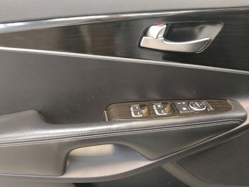 Used 2019 Kia Sorento L FWD image 27
