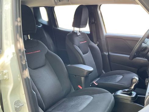 Used 2023 Jeep Renegade Trailhawk AWD/4WD image 26