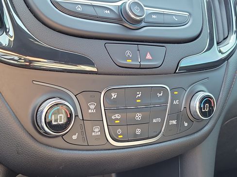 Used 2024 Chevrolet Equinox RS FWD image 24