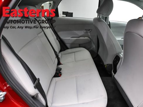 Used 2025 Hyundai Kona SEL FWD image 23