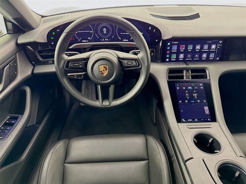 Used 2022 Porsche Taycan image 24