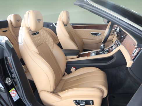 Used 2022 Bentley Continental GT AWD/4WD image 28