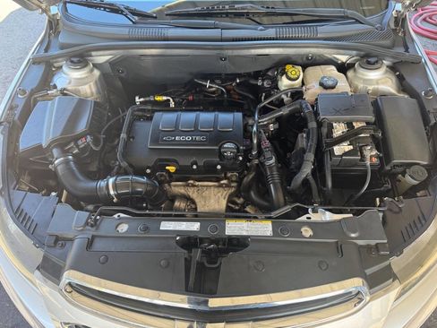 Used 2015 Chevrolet Cruze LT w/ Technology Package image 26