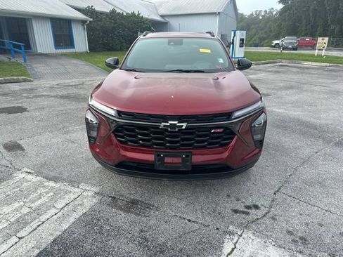 Used 2024 Chevrolet Trax RS w/ Sunroof Package FWD image 8
