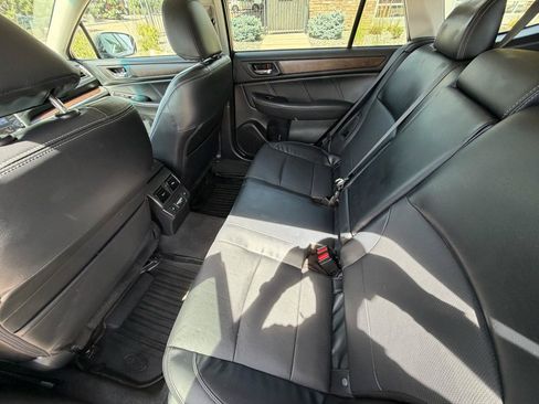Used 2018 Subaru Outback 3.6R Limited AWD/4WD image 10