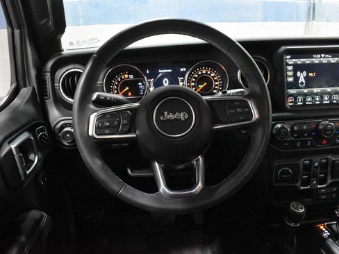 Used 2019 Jeep Wrangler Unlimited Sahara w/ Quick Order Package 24M Moab AWD/4WD image 6