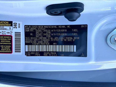 Certified 2022 Toyota Sienna Platinum image 6