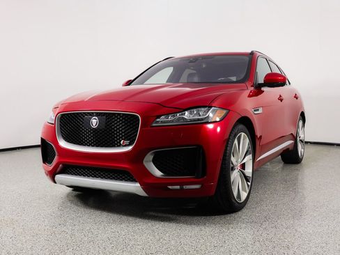 Used 2017 Jaguar F-PACE S image 3
