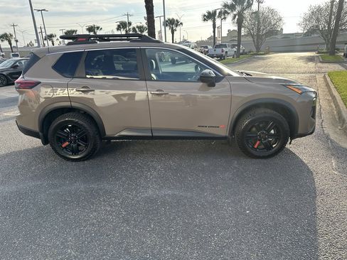 Used 2025 Nissan Rogue SV w/ Rock Creek Premium Package image 8