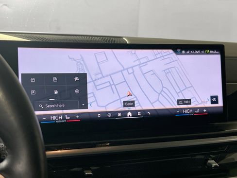 Used 2024 BMW X5 xDrive40i w/ M Sport Package image 13