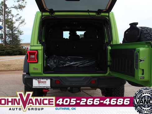 Used 2025 Jeep Wrangler Unlimited Rubicon w/ Safety Group image 11