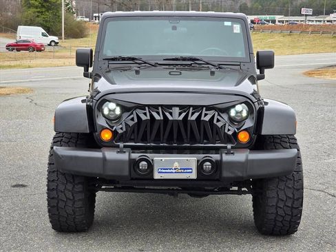 Used 2012 Jeep Wrangler Unlimited Sahara image 22
