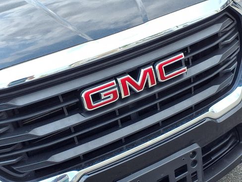 Used 2024 GMC Terrain SLE AWD/4WD image 30