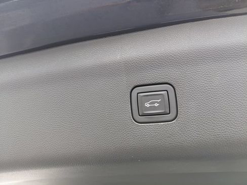 Used 2023 Buick Enclave Avenir w/ Avenir Technology Package FWD image 15