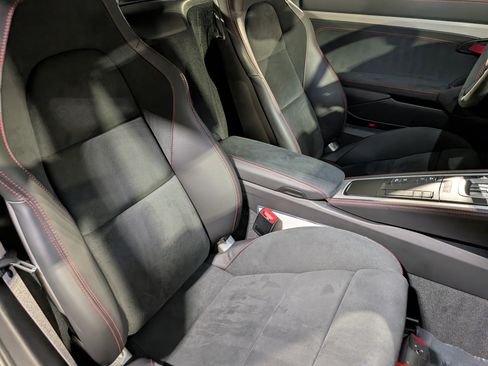 Certified 2023 Porsche 718 Cayman GT4 RWD image 26