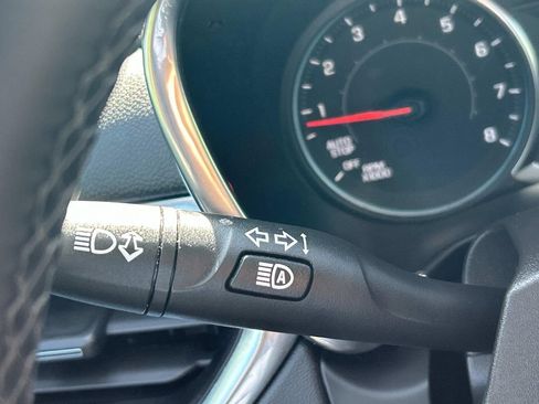 Used 2024 Chevrolet Equinox LT FWD image 32