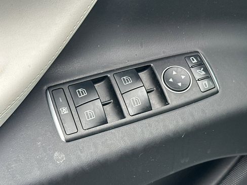 Used 2018 Tesla Model X 100D image 12