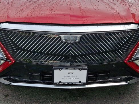 Certified 2024 Cadillac Lyriq Luxury AWD/4WD image 10