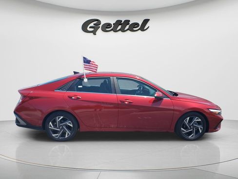 Used 2024 Hyundai Elantra Limited FWD image 4