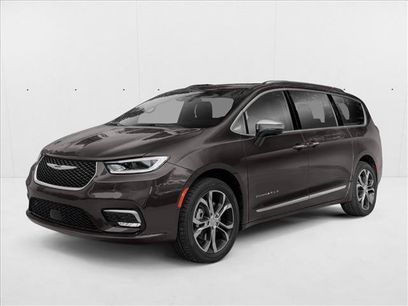 Used 2021 Chrysler Pacifica Touring w/ Uconnect Theater Family Group