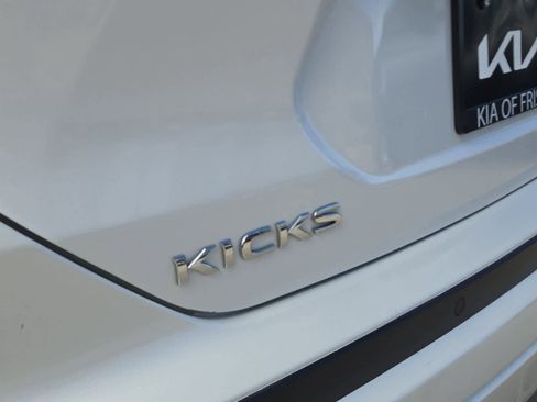 Used 2022 Nissan Kicks SV image 11