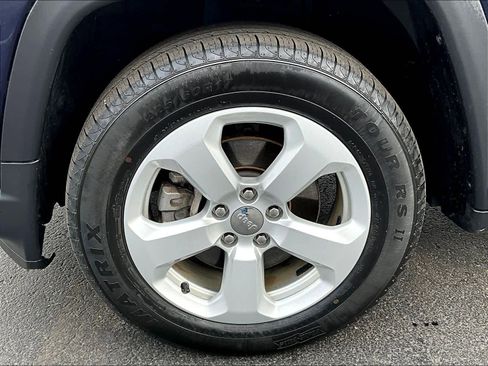 Used 2021 Jeep Compass Latitude w/ Convenience Group AWD/4WD image 7