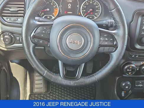 Used 2016 Jeep Renegade Latitude AWD/4WD image 17