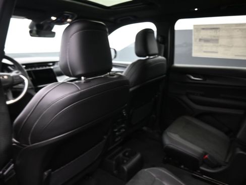 New 2025 Jeep Grand Cherokee L Altitude image 23