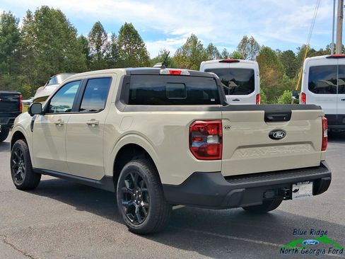 New 2025 Ford Maverick Lariat w/ Black Appearance Package image 3