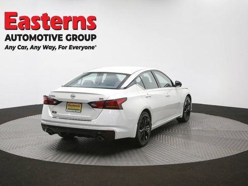 Used 2023 Nissan Altima 2.5 SR FWD image 39