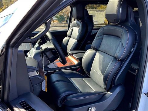 New 2025 Lincoln Navigator Black Label image 9