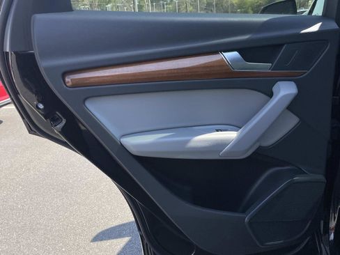 Certified 2023 Audi Q5 2.0T Premium w/ Convenience Package image 11