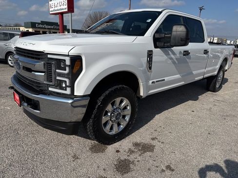 Used 2017 Ford F250 XLT image 3