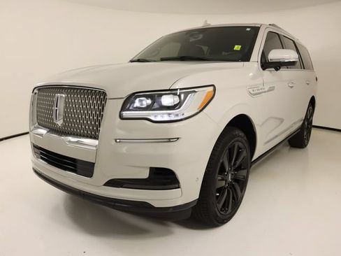 Used 2024 Lincoln Navigator Reserve AWD/4WD image 1